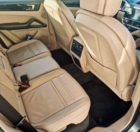 Porsche Cayenne cena 220000 przebieg: 85000, rok produkcji 2018 z Czerwieńsk małe 211